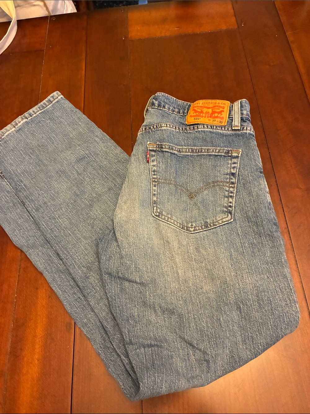 Levi's Men's Light Blue Straight Jeans 33/32. 559